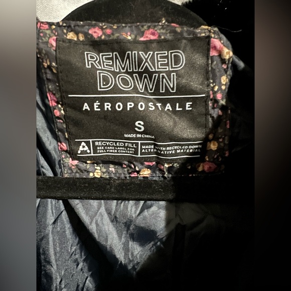 Aeropostale Floral Heavyweight Puffer Jacket - Picture 6 of 10